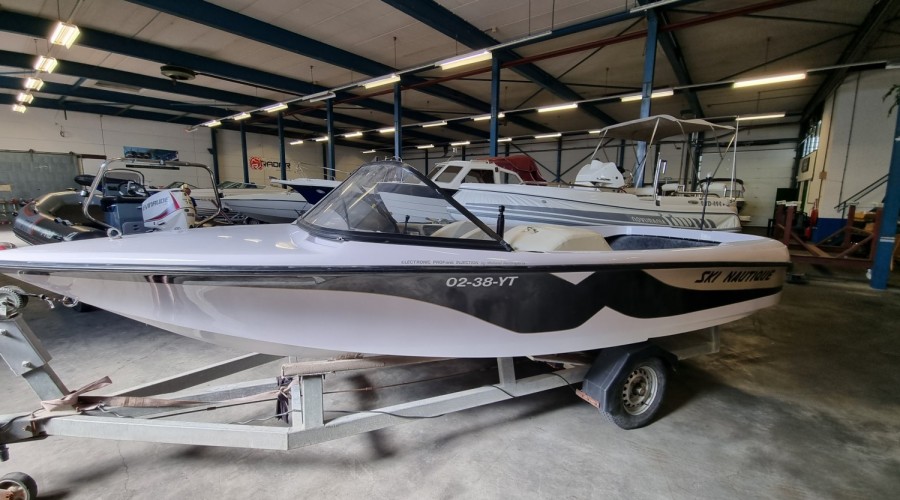 Correct Craft Ski Nautique 196 op LPG